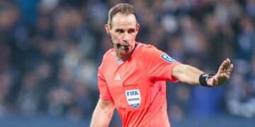 من التهديد بالقتل في “البوندسليجا” إلى الدوري المصري.. من حكم لقاء الزمالك؟