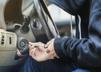 سرقات متكررة لمحتويات السيارات تثير القلق في منطقة فيصل بالجيزة