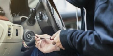 سرقات متكررة لمحتويات السيارات تثير القلق في منطقة فيصل بالجيزة