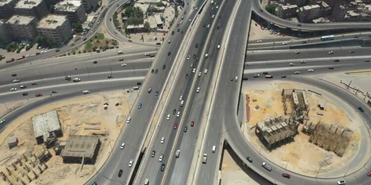 سيولة مرورية وانتظام حركة السيارات بالقاهرة والجيزة اليوم