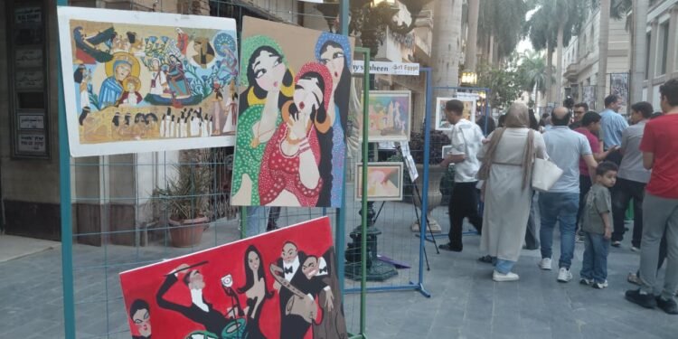 مشاركة 50 رساماً في فعاليات شارع الفن بمنطقة وسط البلد بالقاهرة