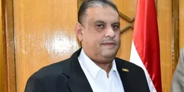 خلال عمله.. وفاة شريف فاروق أمين عام جامعة قناة السويس