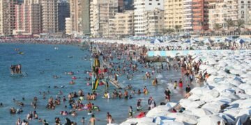 مصايف الإسكندرية تحذر من 27 شاطئا خطرا على الأرواح خلال عيد الأضحى