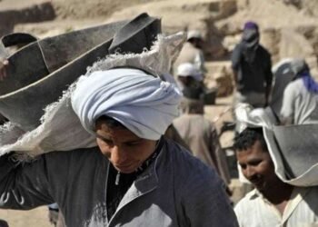 بمناسبة عيد العمال.. 72.8% من موظفي مصر يعملون بعقود دائمة