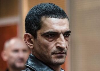 النيابة تقرر حجب 11 حسابًا أبرزها إيدي كوهين وعمرو واكد لنشر محتوى مسيء