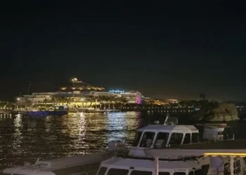 استئناف الحركة الملاحية بأسوان بعد تحسن الأحوال الجوية وانحسار العاصفة الترابية