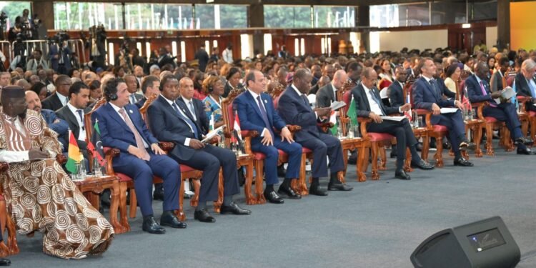 المتحدث الرئاسي ينشر صور الرئيس السيسي خلال الجلسة الافتتاحية لقمة أفريقيا – فرنسا