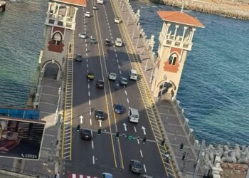 من ستانلي لمحطة الرمل..مرور الإسكندرية يرفع كفاءة الشوارع لاستقبال المصطافين