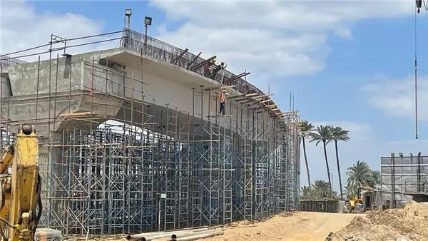 النقل تنزع ملكية أراضٍ وعقارات بالجيزة لاستكمال المرحلة الثانية من محور أبو غالب