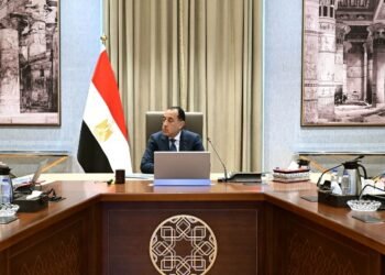 مدبولي يتابع مع وزير التخطيط موقف تنفيذ خطة التنمية 2025/2026 وحوكمة الاستثمارات العامة