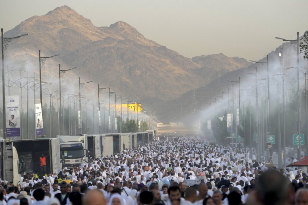 أكثر من 1.7 مليون حاج يبدأون النفرة إلى مشعر مزدلفة