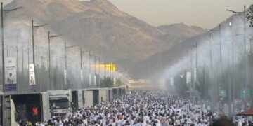 أكثر من 1.7 مليون حاج يبدأون النفرة إلى مشعر مزدلفة
