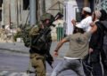 اعتقال طفل ومداهمات واسعة من الإحتلال لمنازل الفلسطينيين في محافظة الخليل