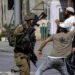 اعتقال طفل ومداهمات واسعة من الإحتلال لمنازل الفلسطينيين في محافظة الخليل