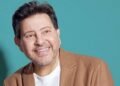 لبلبة تنهار باكية في نعي هاني شاكر: “حاسة إن أخويا راح”