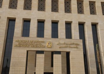 التعليم العالي تلاحق سائق الفعل الفاضح أمام سور كلية البنات