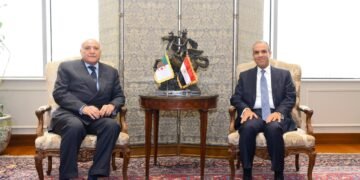 مصر والجزائر تؤكدان تعزيز التنسيق المشترك ودعم الحلول السياسية لأزمات المنطقة