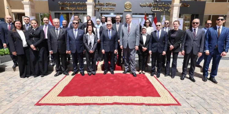 وزير العدل يفتتح أول مكتب للمساعدة القانونية الأسرية للأجانب بالعاصمة الجديدة
