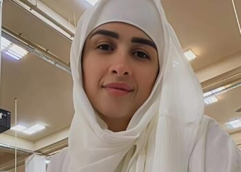 ياسمين عبدالعزيز تشارك جمهورها صوراً من مناسك الحج بالملابس البيضاء
