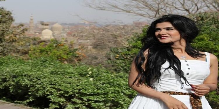 حبس الفنانة ياسمينا المصري 4 أيام بتهمة سب أشرف زكي