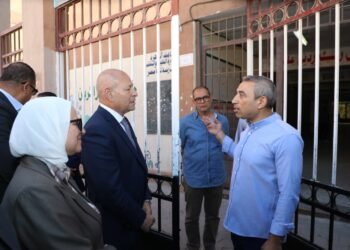 ​محافظ القاهرة يتفقد لجان الثانوية العامة بمدرسة تحيا مصر