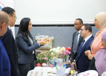 وزيرة التضامن تفتتح مركز تدريب وإنتاج الملابس الجاهزة ذات الاستخدام الواحد بمستشفى مدينة نصر التخصصي