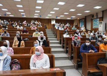 عقوبات تصل للفصل النهائي.. جامعة القاهرة الأهلية تكشف تفاصيل مخالفات الطلاب