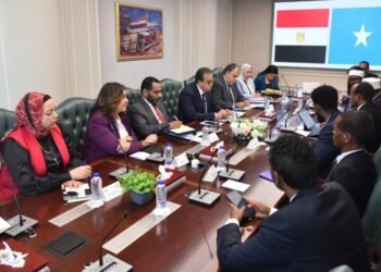 وزير الصحة ونظيره الصومالي