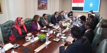وزير الصحة ونظيره الصومالي