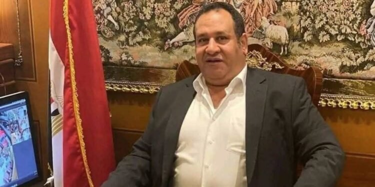 ترحيل صبري نخنوخ و5 من معاونيه إلى قسم الشرطة لتنفيذ قرار حبسهم