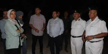 تحرك عاجل.. محافظ القليوبية يتابع حريق مصنع بالخانكة