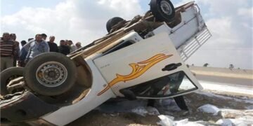 خلال توجههم إلى مولد الشيخ أبو الحسن.. إصابة 16 شخصًا في انقلاب سيارة ربع نقل بطريق قفط القصير