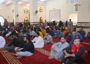 الأوقاف تحذر من التباهي والإفراط في استخدام مواقع التواصل خلال خطبة الجمعة