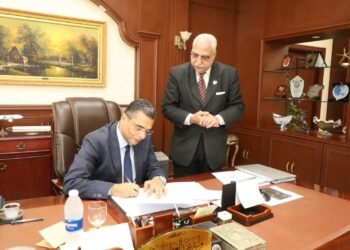 محافظ البحر الأحمر يعتمد نتيجة الشهادة الإعدادية بنسبة نجاح 75.2%
