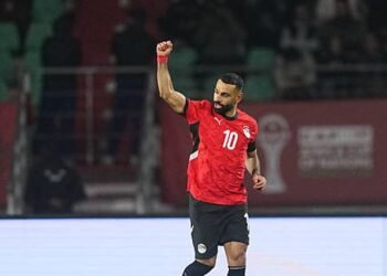 نجم ليفربول السابق يكشف كواليس الخلاف بين صلاح وآرني سلوت