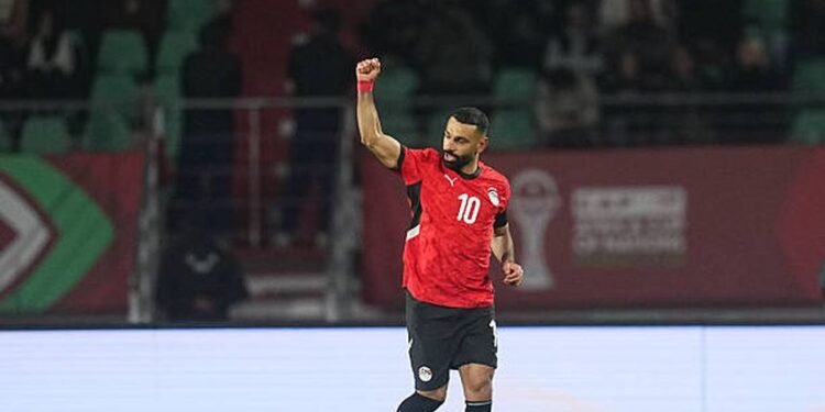 نجم ليفربول السابق يكشف كواليس الخلاف بين صلاح وآرني سلوت