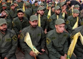 تقارير عبرية: إيران تبدأ حملة لتجنيد متطوعين للانضمام إلى حزب الله