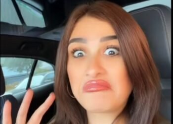 ياسمين عبدالعزيز تنشر فيديو من سيارة ذاتية القيادة وتثير تفاعلًا واسعًا