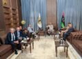 خليفة حفتر يبحث مع نجيب ساويرس فرص الاستثمار ومشروعات الإعمار في ليبيا