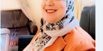وزيرة التنمية المحلية تطمئن على رئيسة وحدة بكفر الشيخ بعد إصابتها أثناء تنفيذ إزالة تعديات