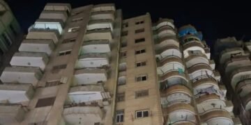10 آلاف جنيه إعانة عاجلة لـ60 أسرة متضررة من عقارين بفيصل