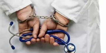 القبض على طالب بكلية الهندسة انتحل صفة طبيب نفسي واستغل فتيات في النصب والتحرش بالقاهرة