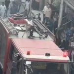 حريق هائل داخل مخزن أخشاب بأبو رواش.. والدفع بسيارات الإطفاء للسيطرة على النيران