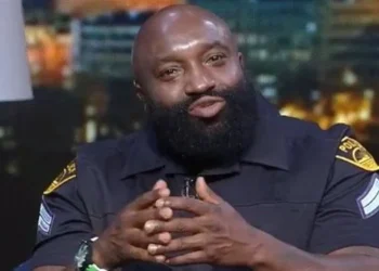 الشرطي الأمريكي إيريك هادسون: “لا يوجد حب مثل حب المصريين”