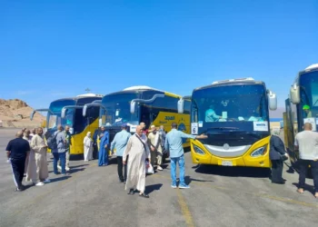 بدء عودة حجاج السياحة البري إلى مصر عبر ميناء نويبع بعد أداء المناسك