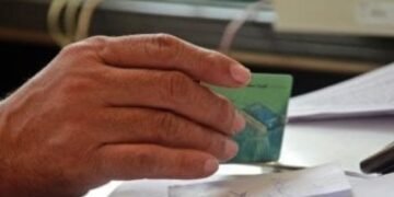 التموين: وقف الدعم عن غير المستحقين وتحديث بيانات المستفيدين