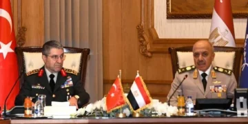 الفريق أحمد خليفة يلتقي رئيس هيئة الأركان العامة للقوات المسلحة التركية