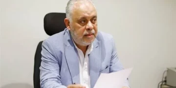 أشرف زكي يكشف تفاصيل أزمة مسرحية حقوق جامعة العاصمة