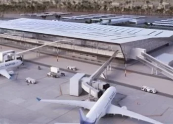 تعليق الرحلات الجوية بمطار الكويت الدولي بعد استهداف مبنى ركاب بمسيرات وصواريخ إيرانية