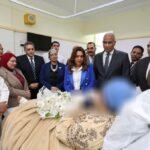 أُصيبت خلال العمل.. وزيرة التنمية المحلية تطمئن على رئيسة قرية تفتيش بكفر الشيخ